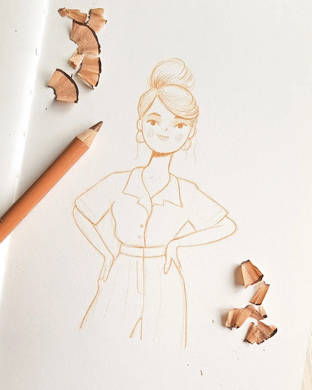 Croquis d'une femme avec un chemisier et un pantalon taille haute.